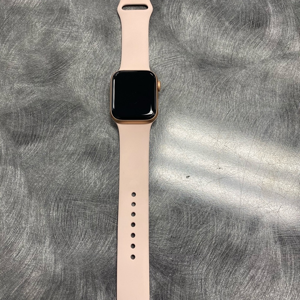 apple essentials💖💖